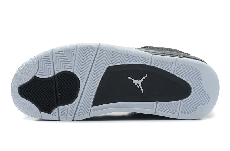 Air Jordan 4 Retro Oreo Basketball Sneakers - product image from the listing.