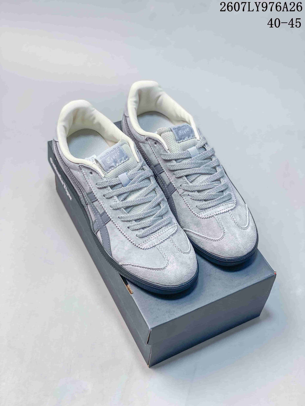 Onitsuka Tiger Tokuten Low-Cut Sneakers - product image from the listing.