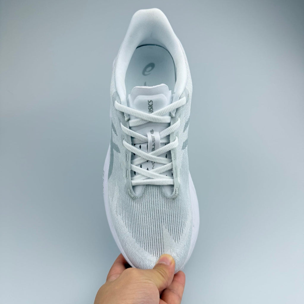 ASICS GEL-QUANTUM 360 VIII Sneakers in White Grey - product image from the listing.
