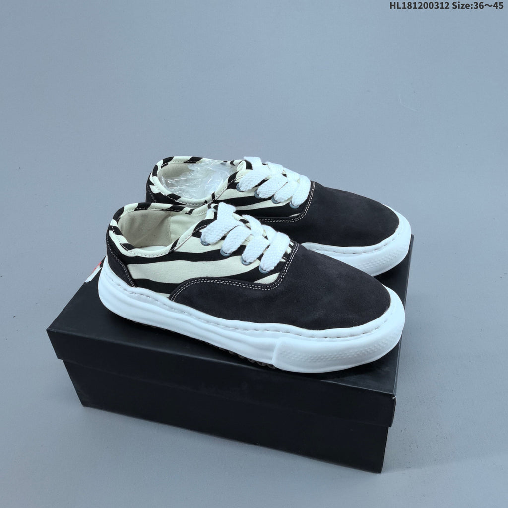Maison MIHARA YASUHIRO Original Sole Low-Cut Sneakers - product image from the listing.