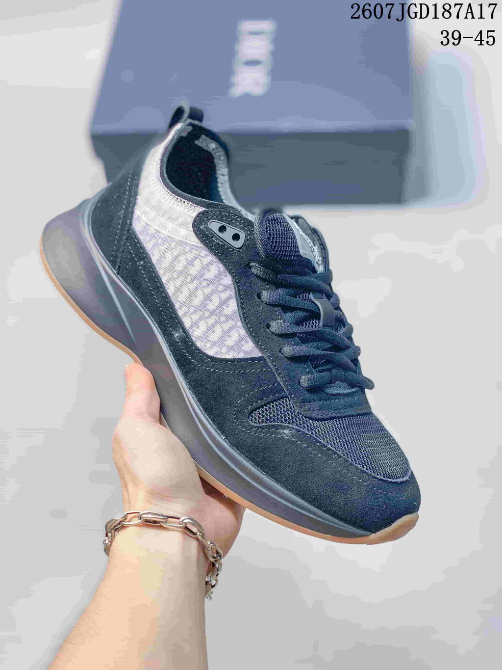Dior B25 Runner Low-Cut Sneakers 07JGD187A17 - product image from the listing.
