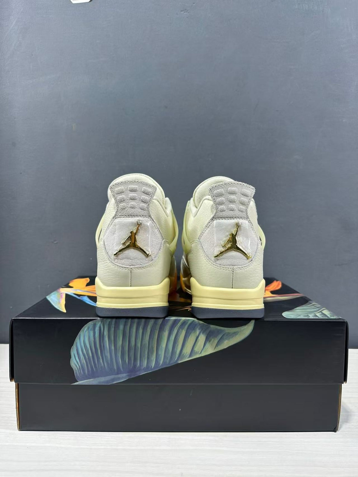Air Jordan 4 Birds of Paradise Beige HV0823-101 - product image from the listing.