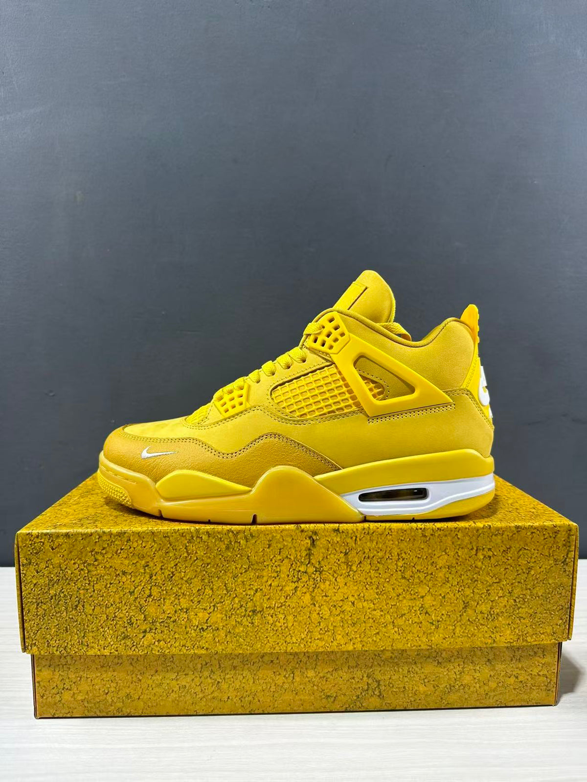 Air Jordan 4 Retro Marquette Yellow Brick HF4340-008 - product image from the listing.