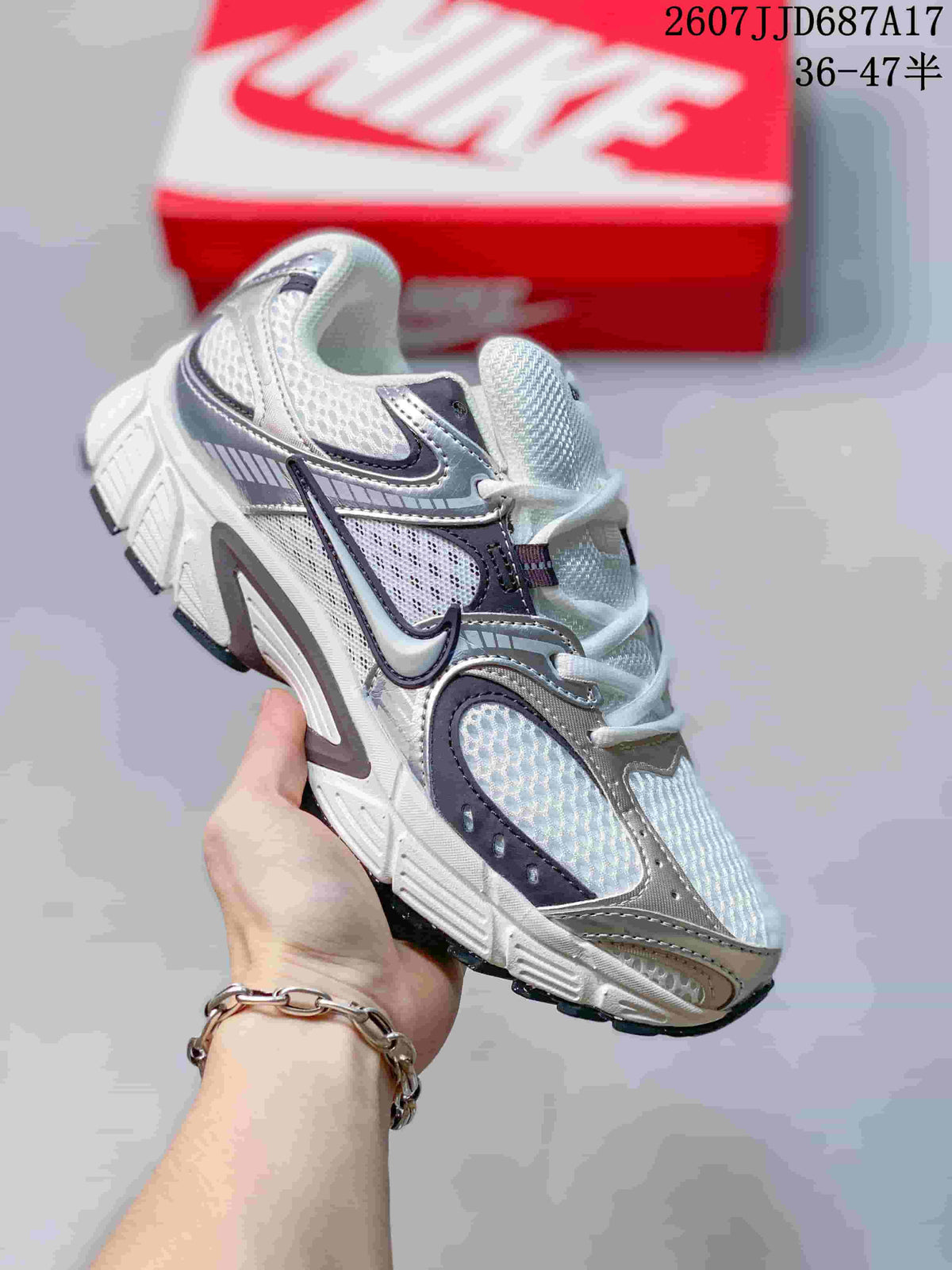 Nike V5 RNR Low-Cut Casual Sneakers 2607JJD687A17 - product image from the listing.