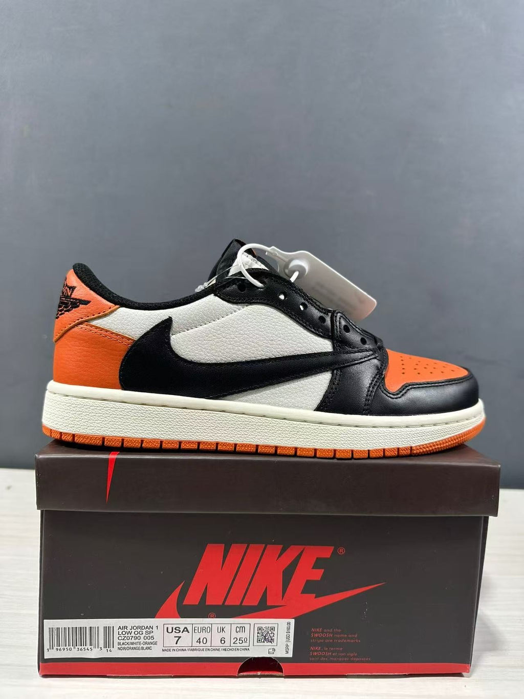 Air Jordan 1 Low Golf Shattered Backboard Black Orange - product image from the listing.