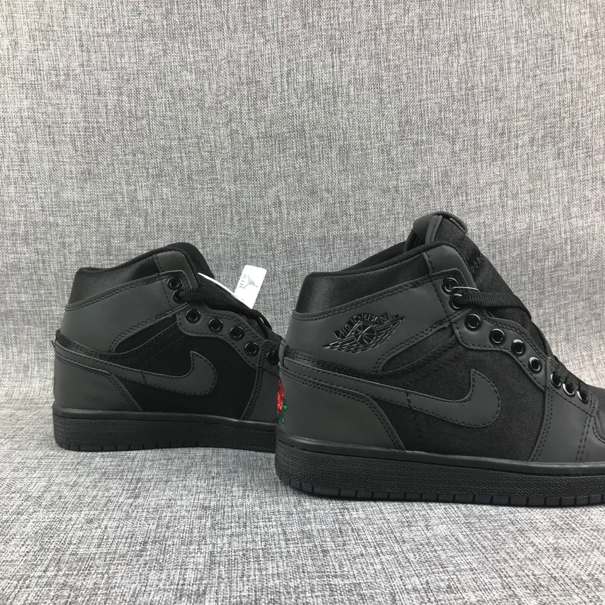 Black Rose Sneakers - Air Jordan 1 Retro High - product image from the listing.