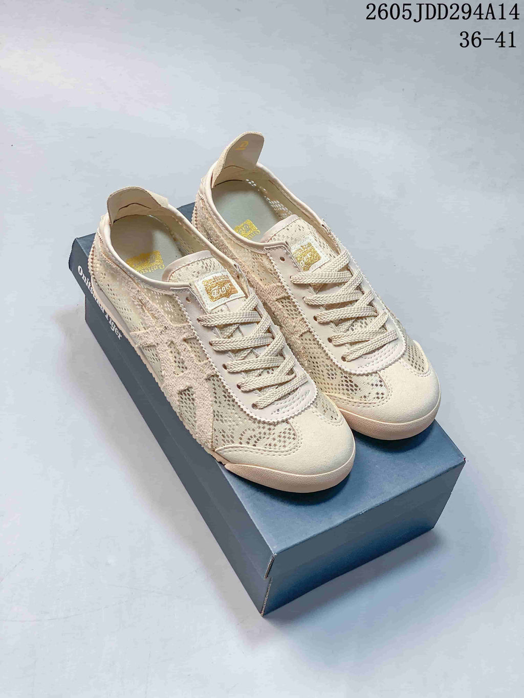 Onitsuka Tiger Mexico 66 Textile Low-Cut Sneakers - product image from the listing.