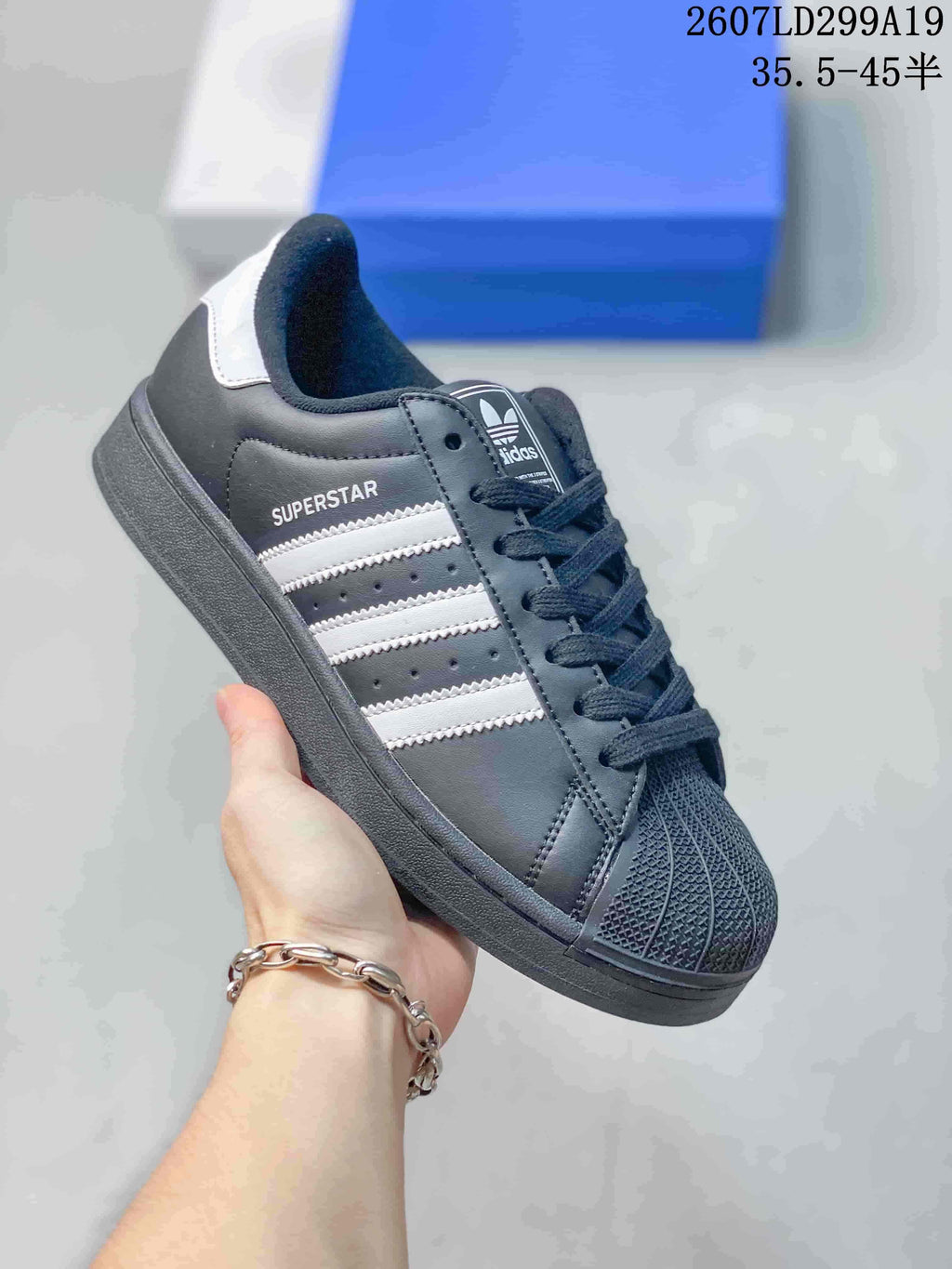 adidas Superstar Trainers 2607LD299A19 - product image from the listing.