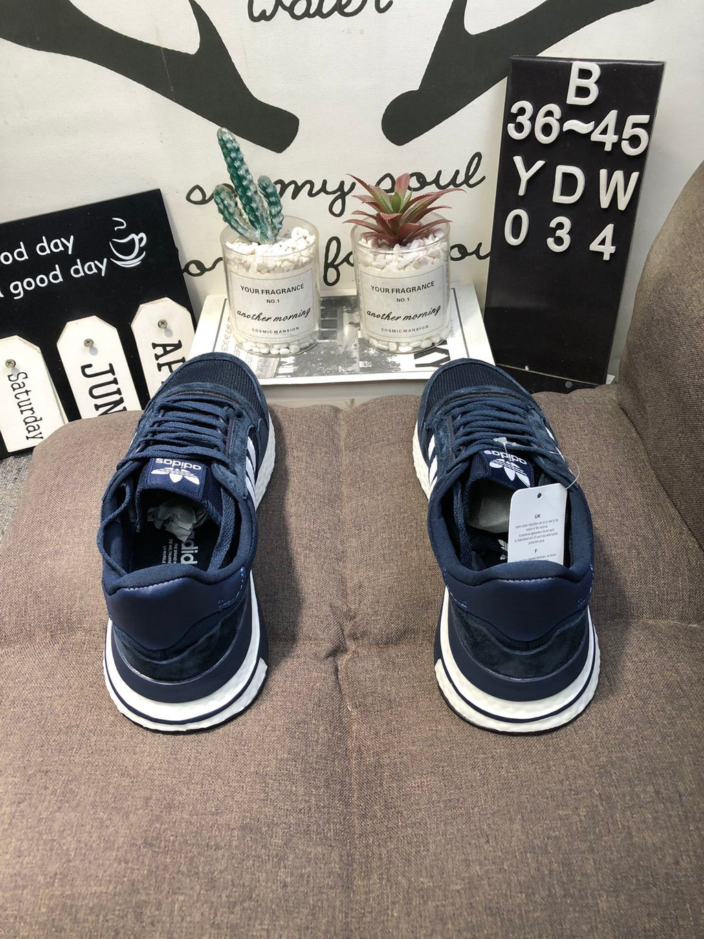 Adidas ZX 500 Navy and White Retro Trainers YDW034 - product image from the listing.