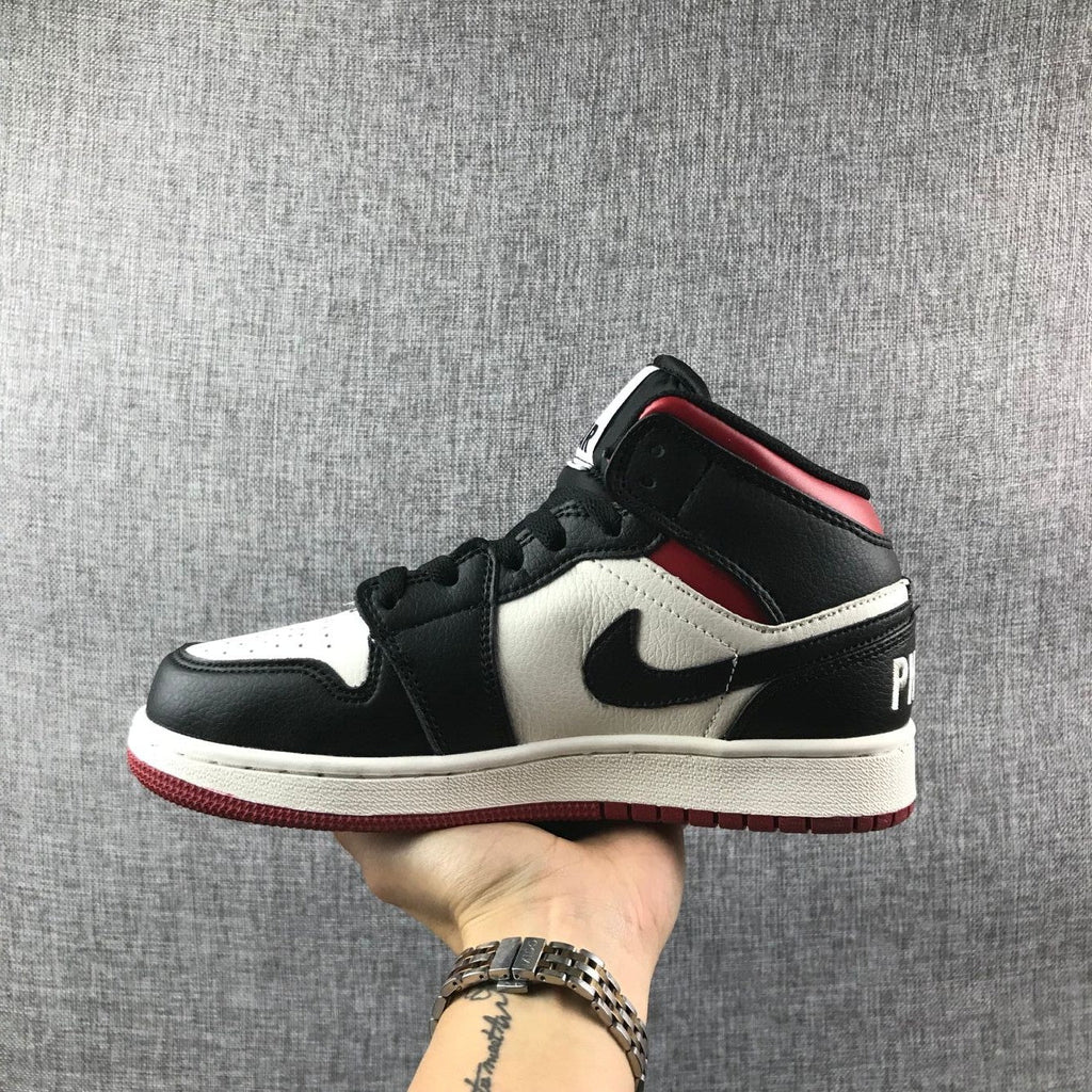 Air Jordan 1 High OG Sneakers in Black White Red - product image from the listing.