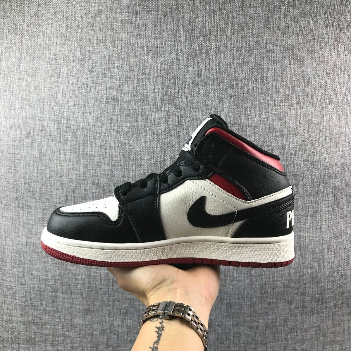 Air Jordan 1 High OG Sneakers in Black White Red - product image from the listing.