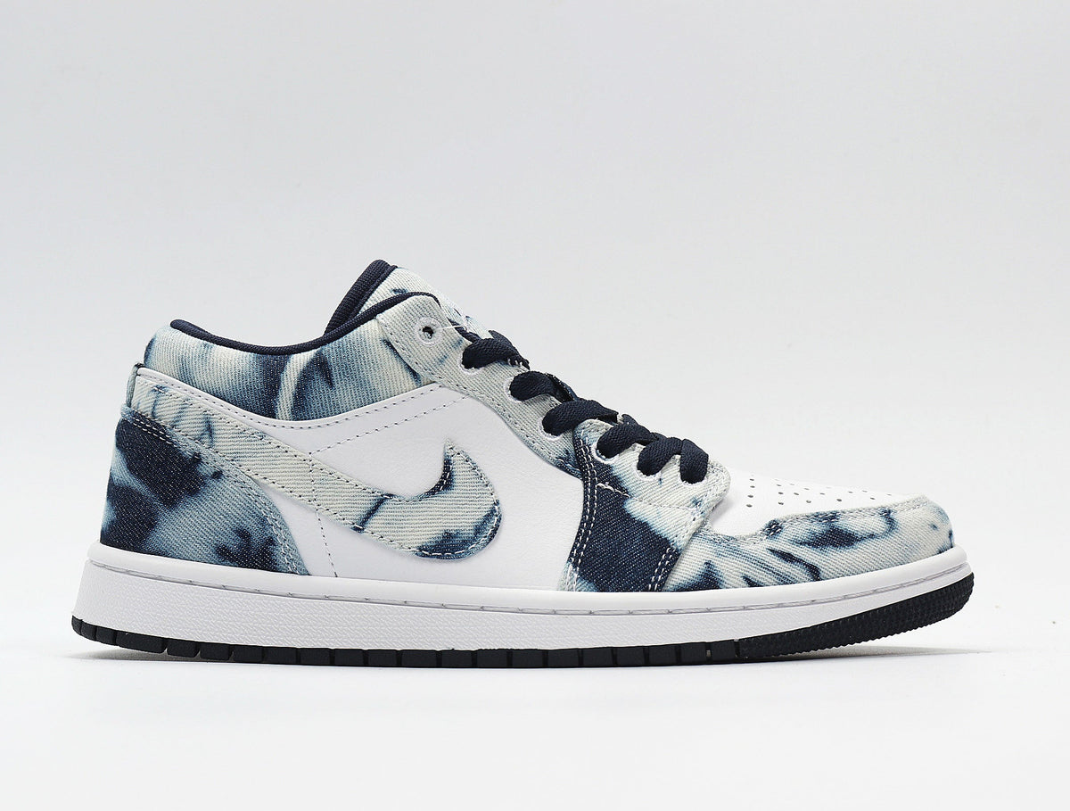 Nike Dunk Low Washed Denim Sneakers in Blue CZ8455-100 - product image from the listing.