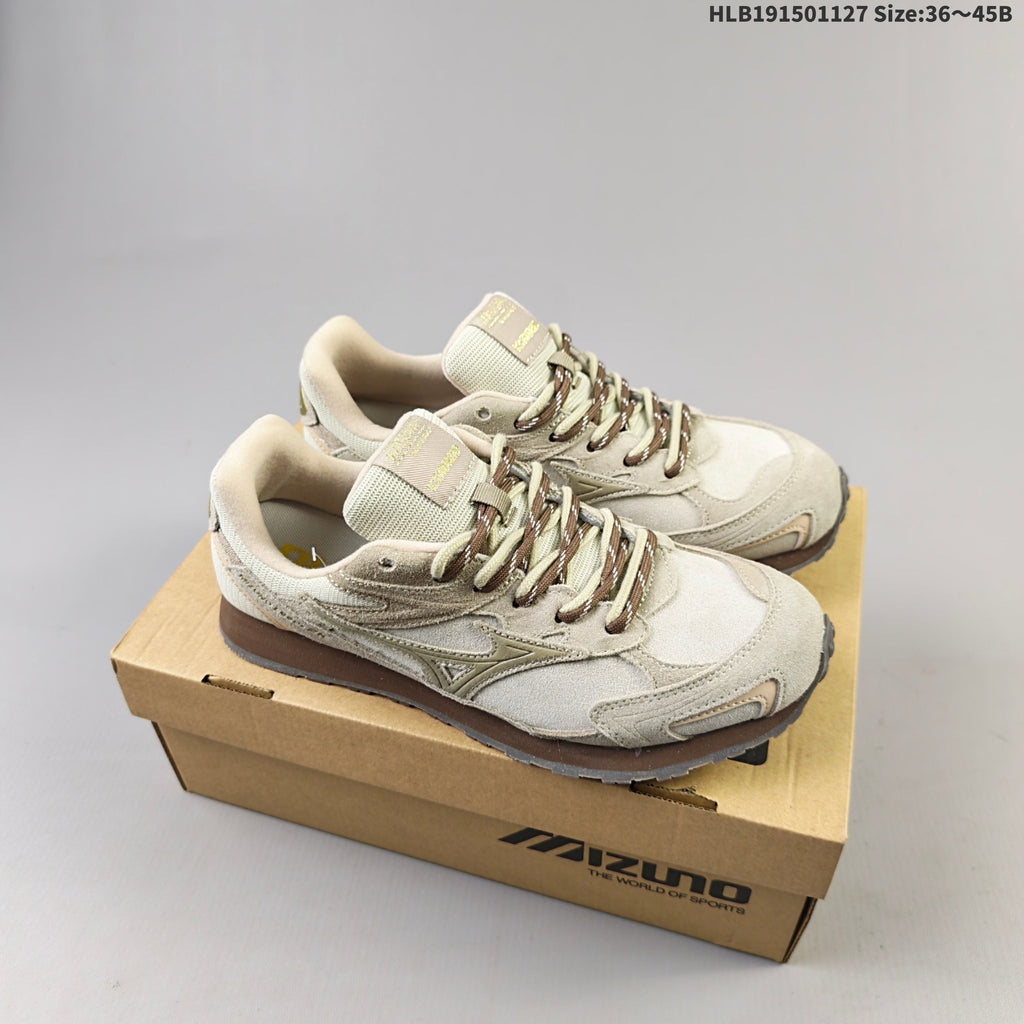 Mizuno Retro Sneakers for Running - product image from the listing.