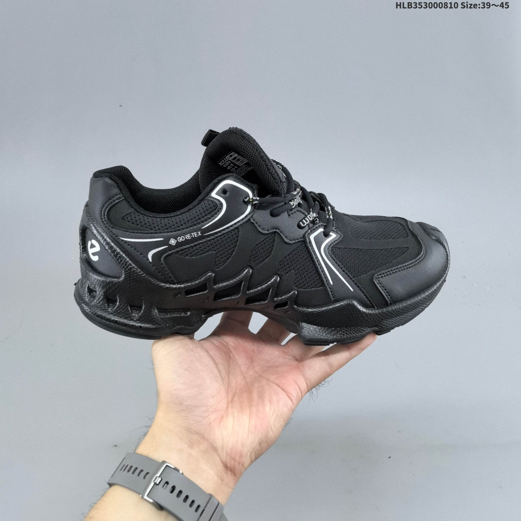 ECCO Casual Sneakers in Black HLB353000810 - product image from the listing.