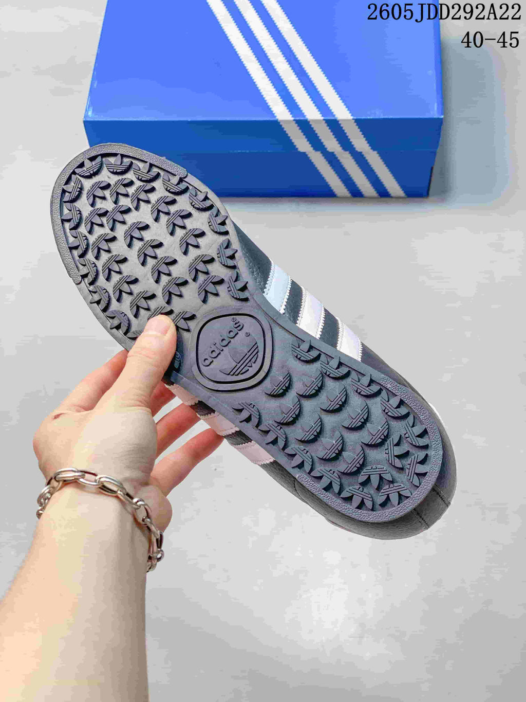 adidas Originals Samoa Trainers Dark Gray White 675033 - product image from the listing.