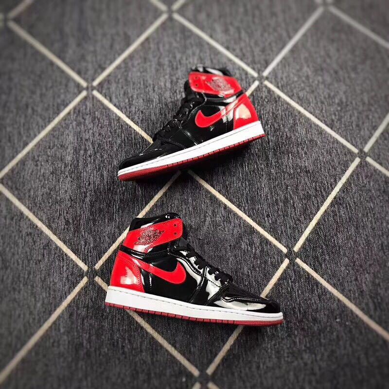 Black Red Mirror-Effect Sneakers - Jordan 1 High - product image from the listing.