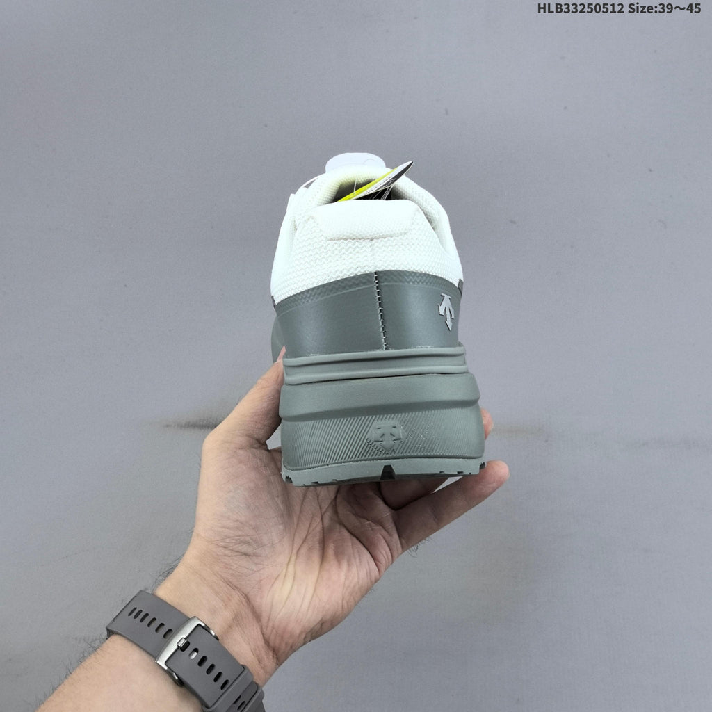 DESCENTE Circuit LTR Wire 2.0 Sneakers in White Grey - product image from the listing.