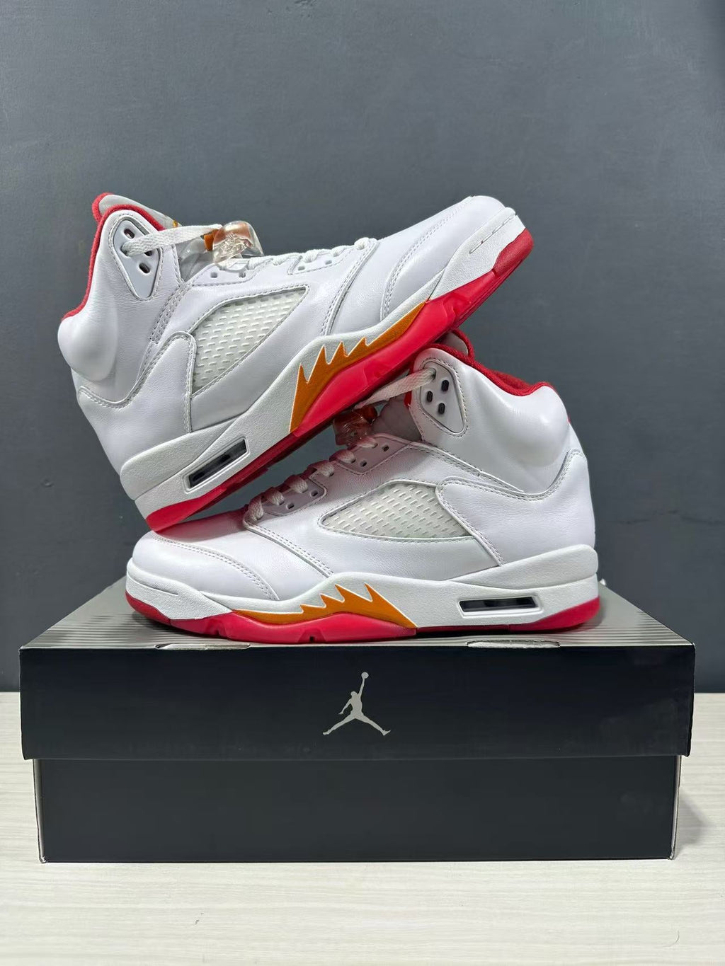 Air Jordan 5 Sunset White Sneakers IV5678-102 - product image from the listing.