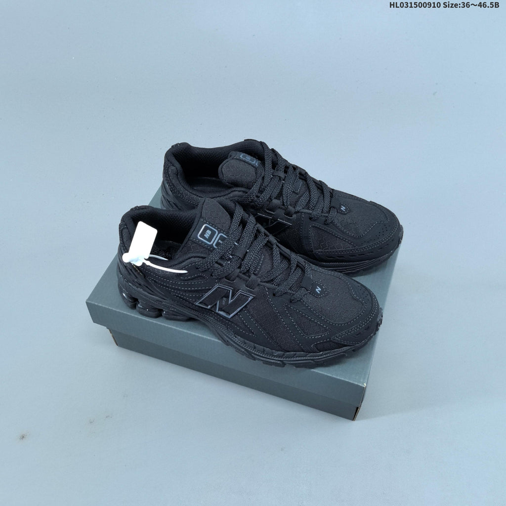 New Balance 1906R Sneakers in Black HL031500910 - product image from the listing.