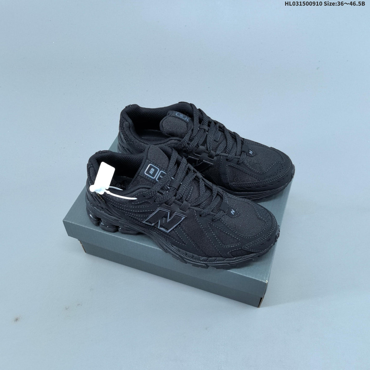 New Balance 1906R Sneakers in Black HL031500910 - product image from the listing.