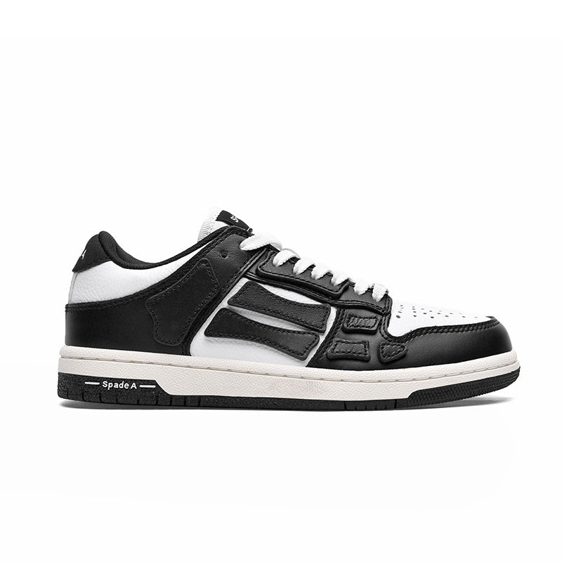 Low-Top Sneakers in Black and White MFS003-004 - product image from the listing.
