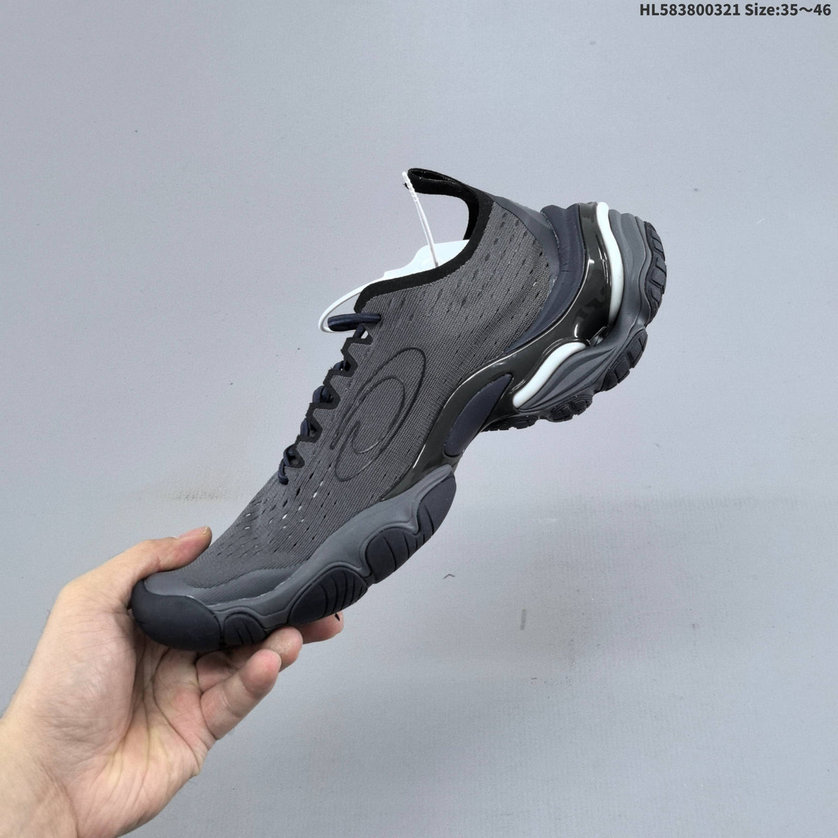 Balenciaga Anatomic Runner Gray Five-Toe Trainers HL583800321 - product image from the listing.