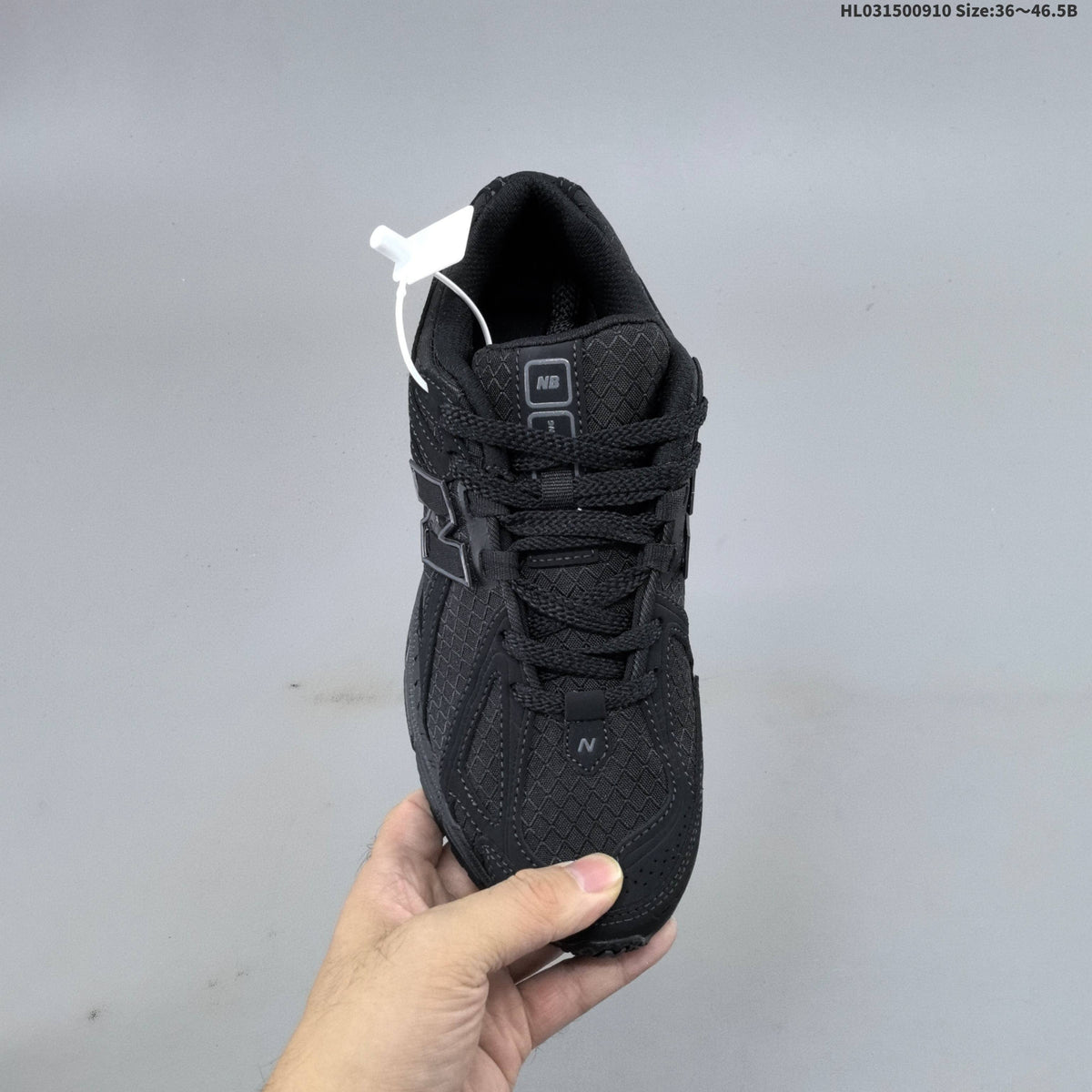 New Balance 1906R Sneakers in Black HL031500910 - product image from the listing.