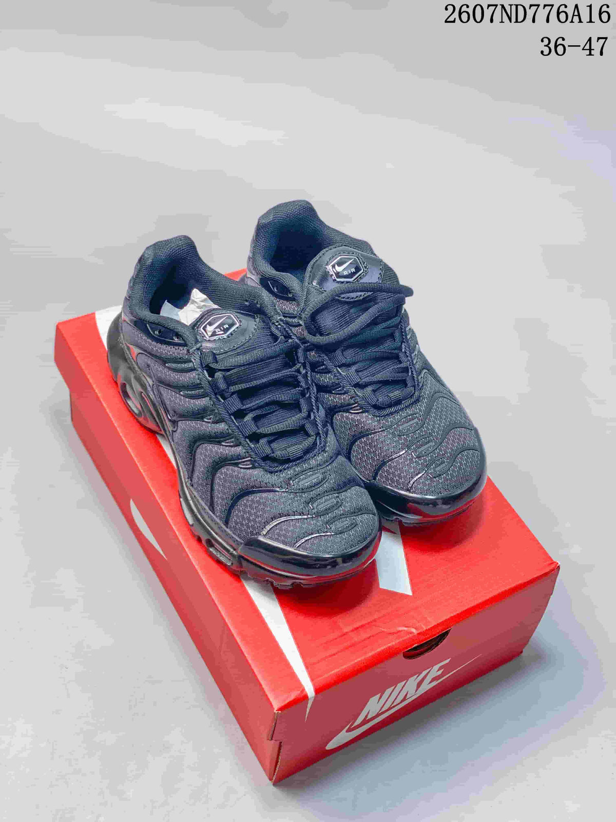 Nike Air Max Plus Sneakers in Black 2607ND776A16 - product image from the listing.