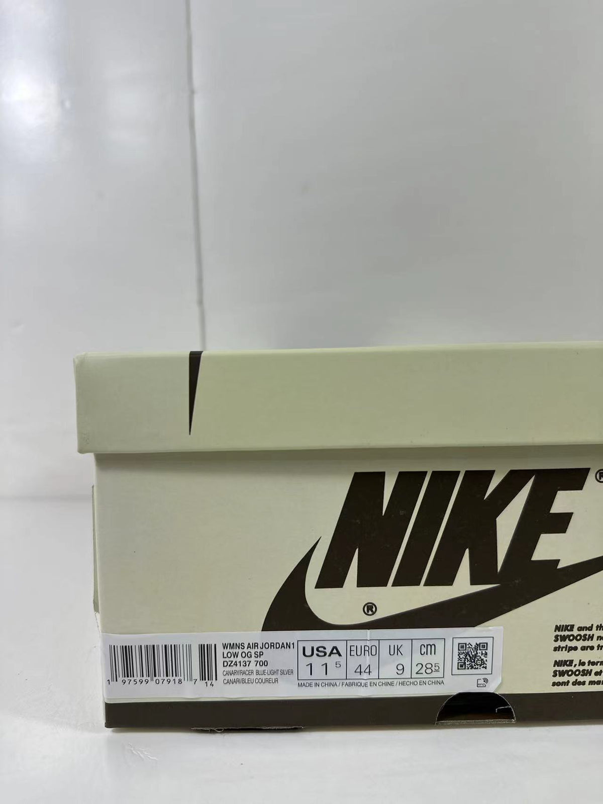 Nike Air Jordan 1 Low in Canary DZ4137-700 - product image from the listing.