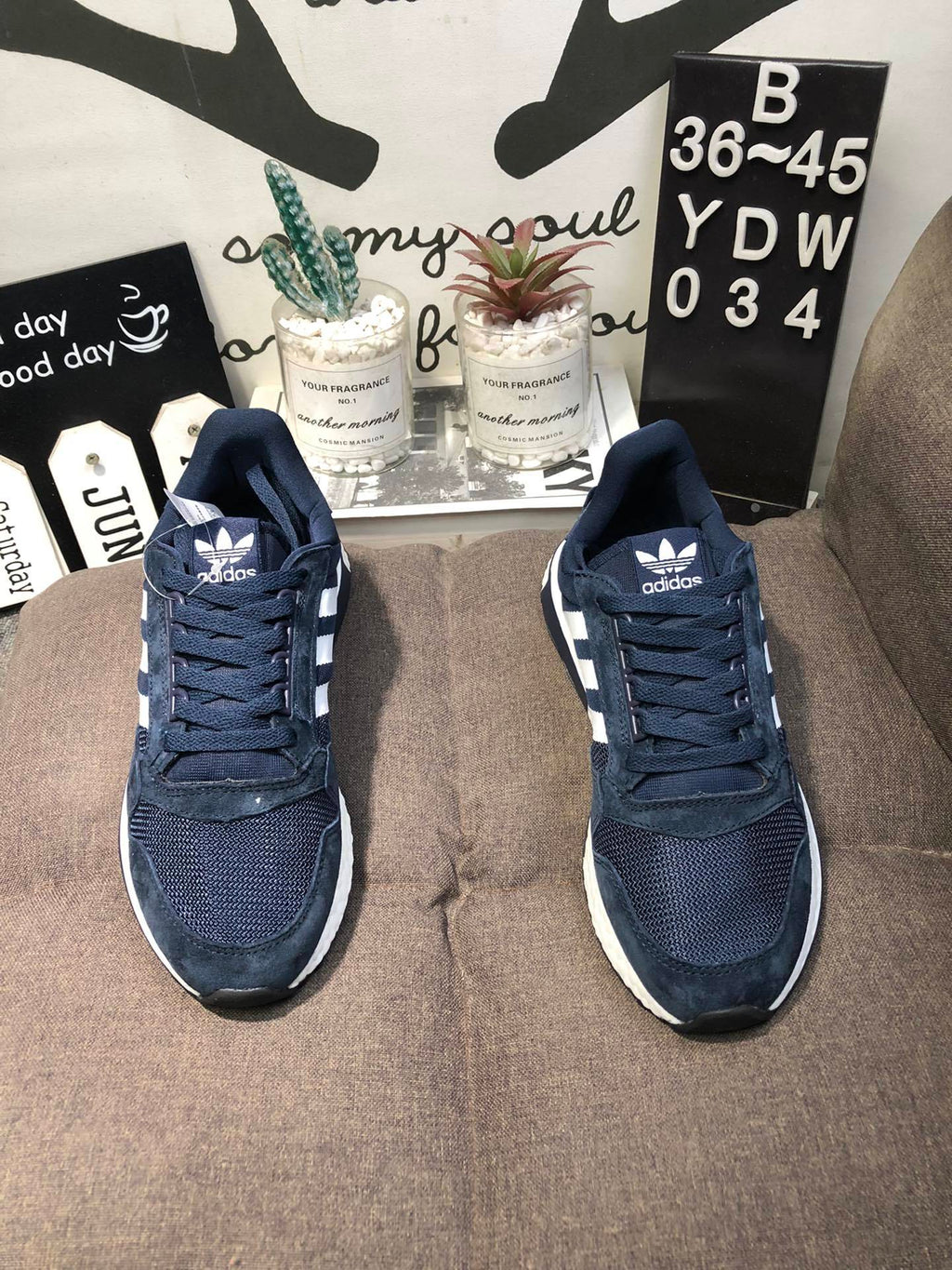 Adidas ZX 500 Navy and White Retro Trainers YDW034 - product image from the listing.