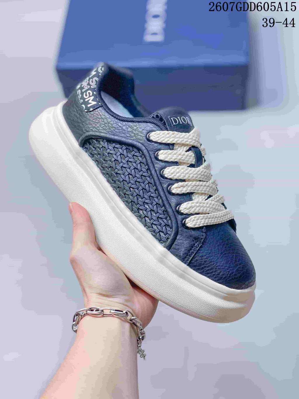 Dior 2607GDD605A15 Casual Low-Cut Sneakers - product image from the listing.