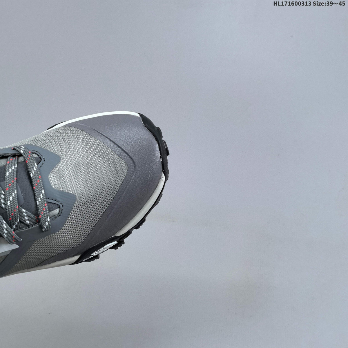 The North Face Offtrail Versa Low-Top Trail Shoes for Running - product image from the listing.