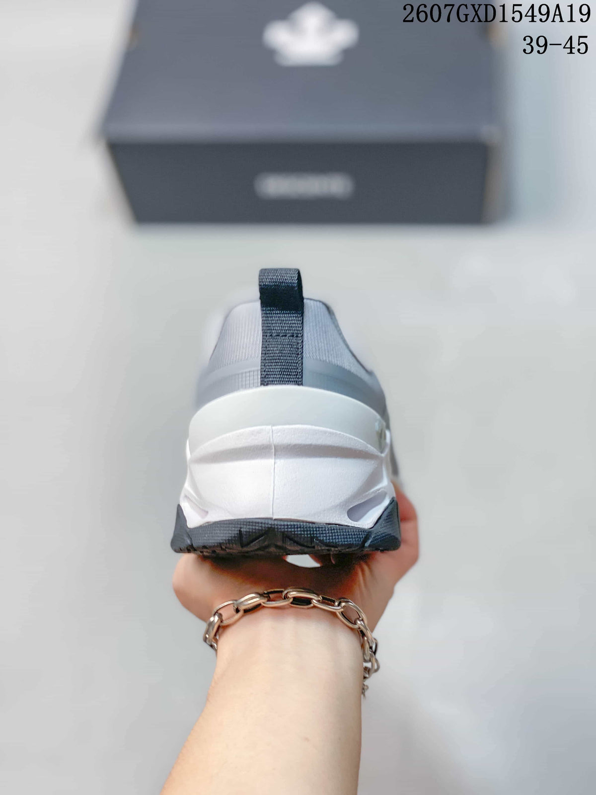 Descente Circuit 2.0 Wire Training Sneakers in Grey White - product image from the listing.