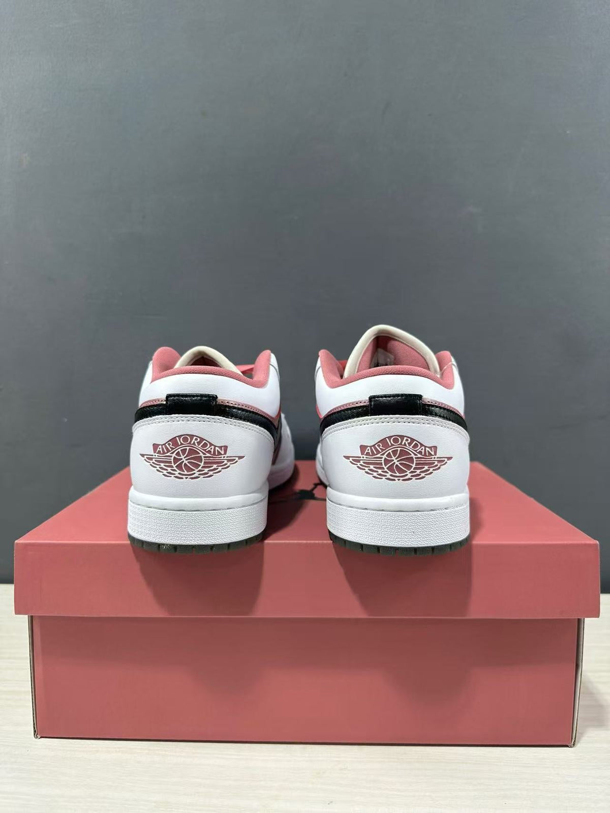 Air Jordan 1 Low SE Pink White Sneakers LO0668-100 - product image from the listing.