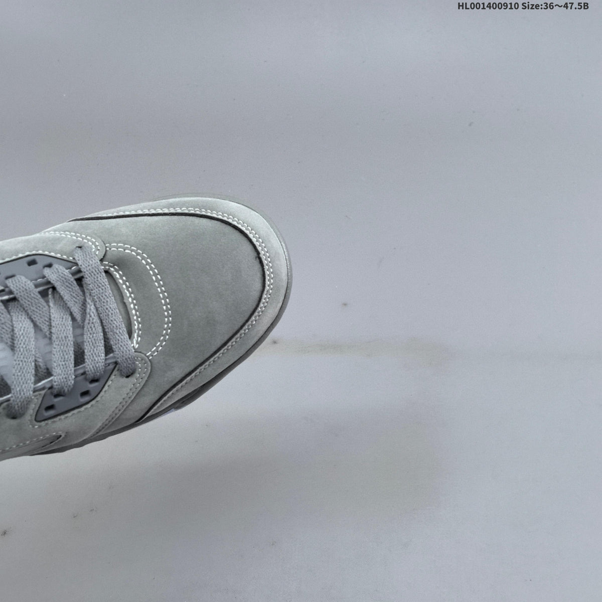 Air Jordan 5 Retro Wolf Grey High-Top Sneakers - product image from the listing.