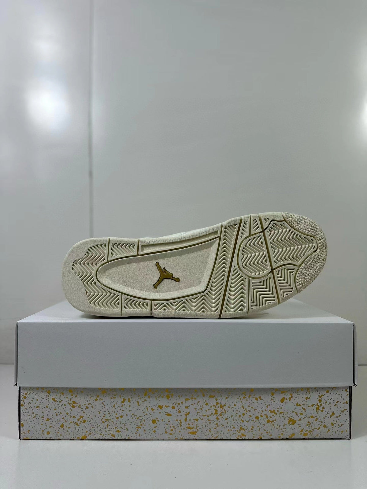 Air Jordan 4 Metallic Gold Sneakers White AQ9129-170 - product image from the listing.