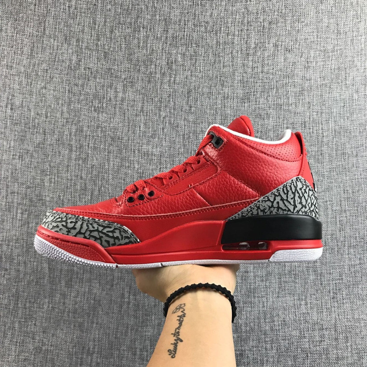 Air Jordan 3 Retro OG Red High-Top Sneakers - product image from the listing.