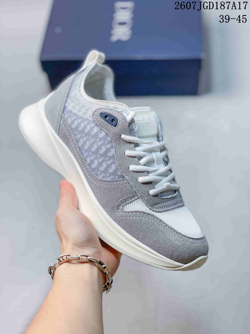 Dior B25 Runner Low-Cut Sneakers 07JGD187A17 - product image from the listing.
