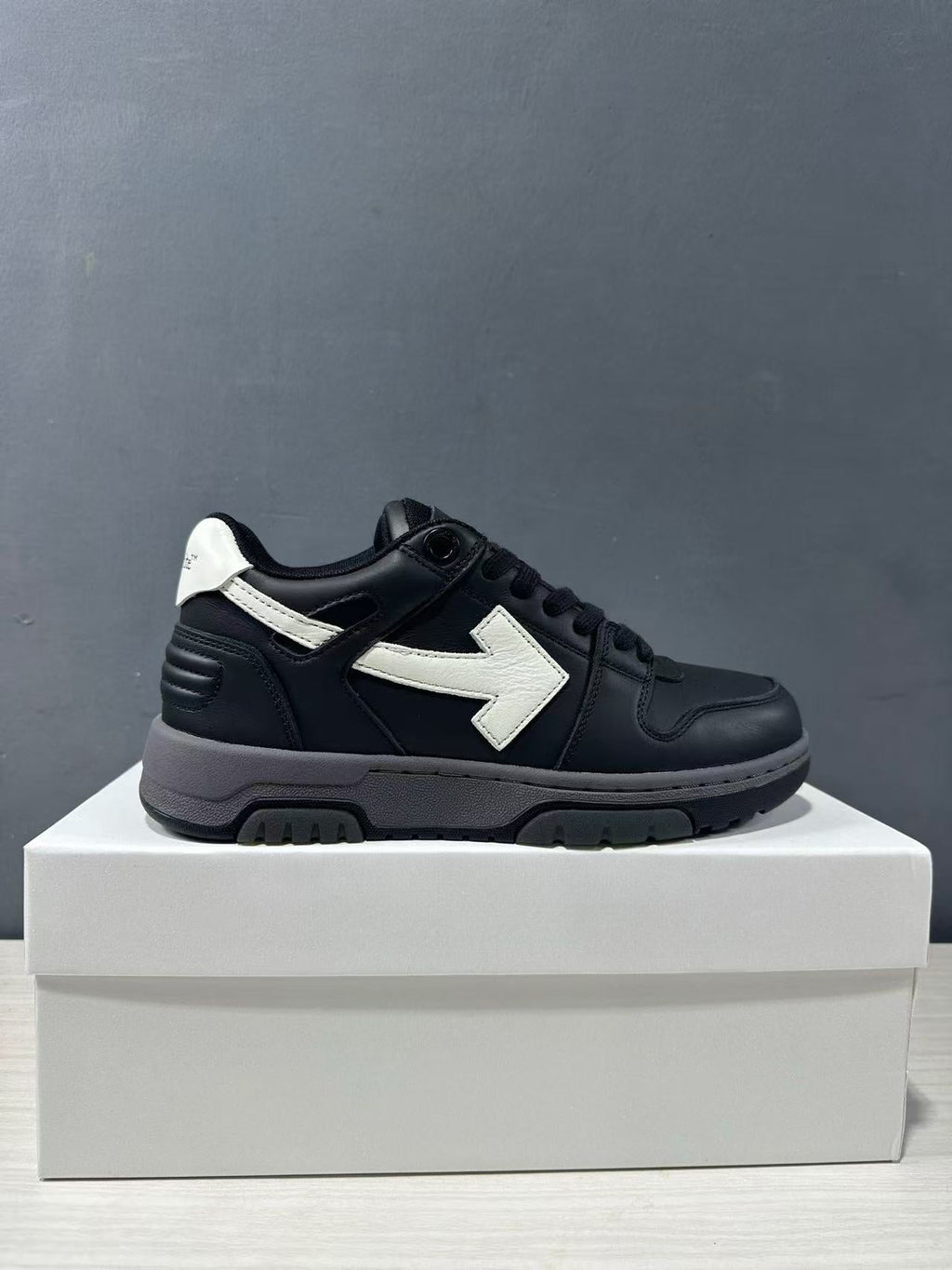 Off-White Out Of Office Low-Top Sneakers in Black White OWIA189C99LEA0061001 - product image from the listing.