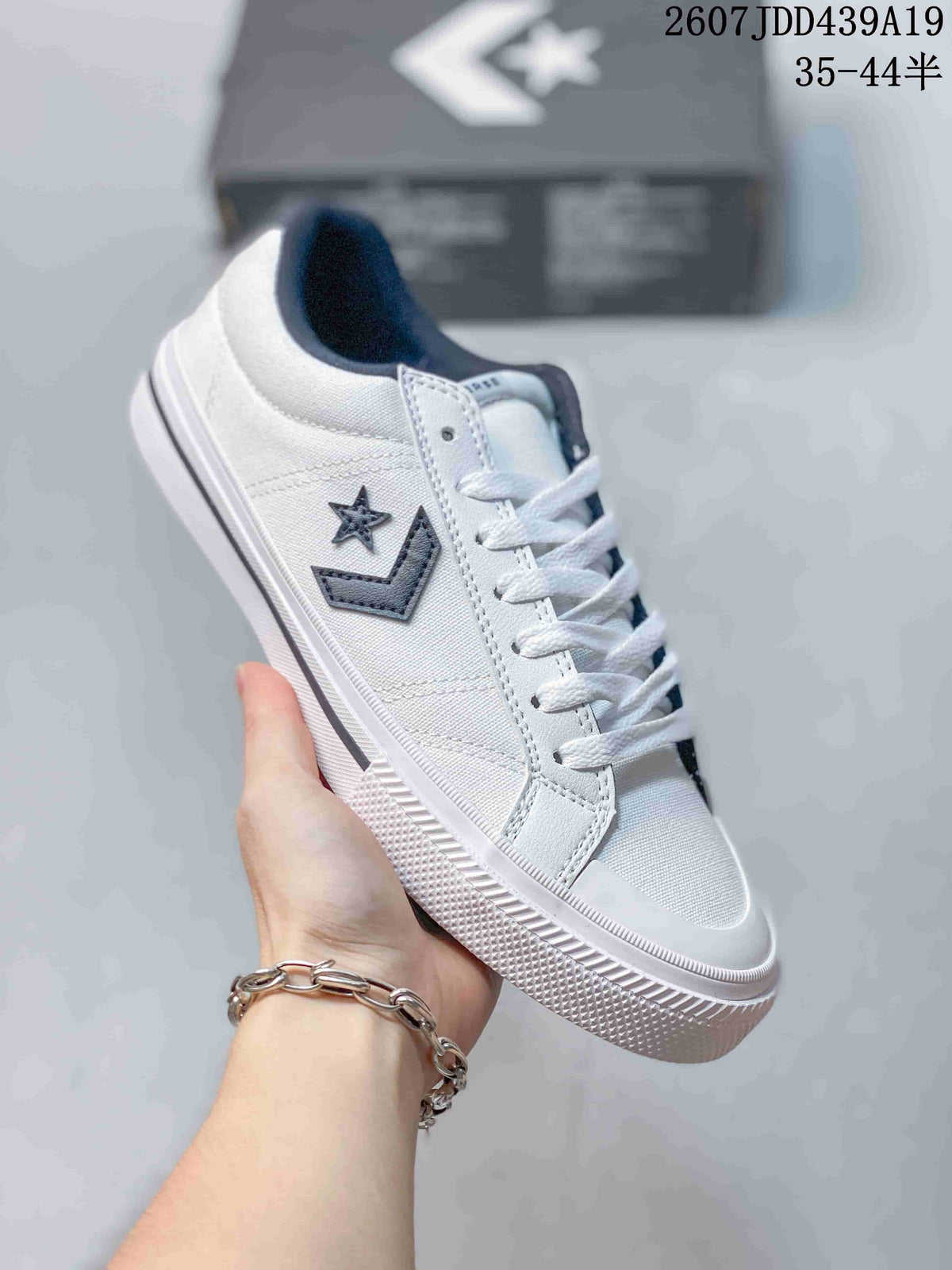 Converse All Star One Star Low-Cut Sneakers 2607JDD439A19 - product image from the listing.