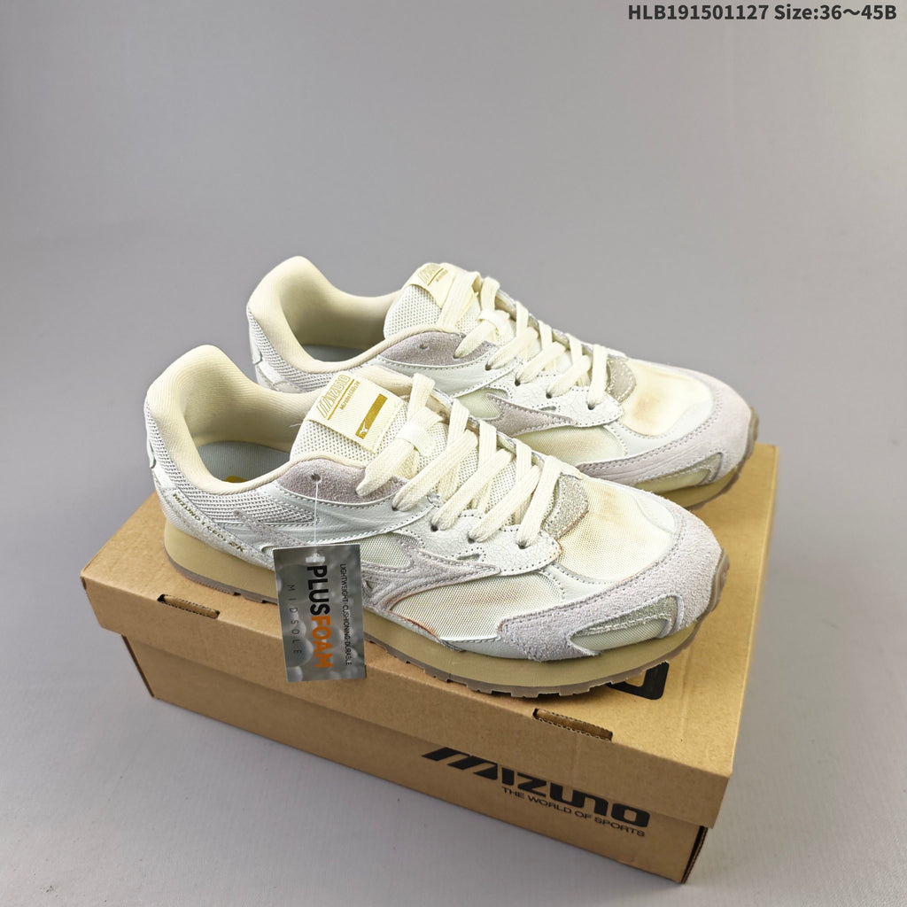 Mizuno Retro Sneakers for Running - product image from the listing.