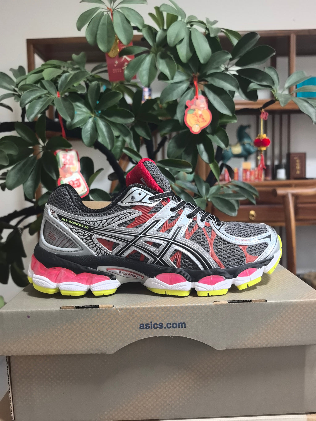 ASICS GEL-DIMENSION 16 Sneakers in Gray Red - product image from the listing.