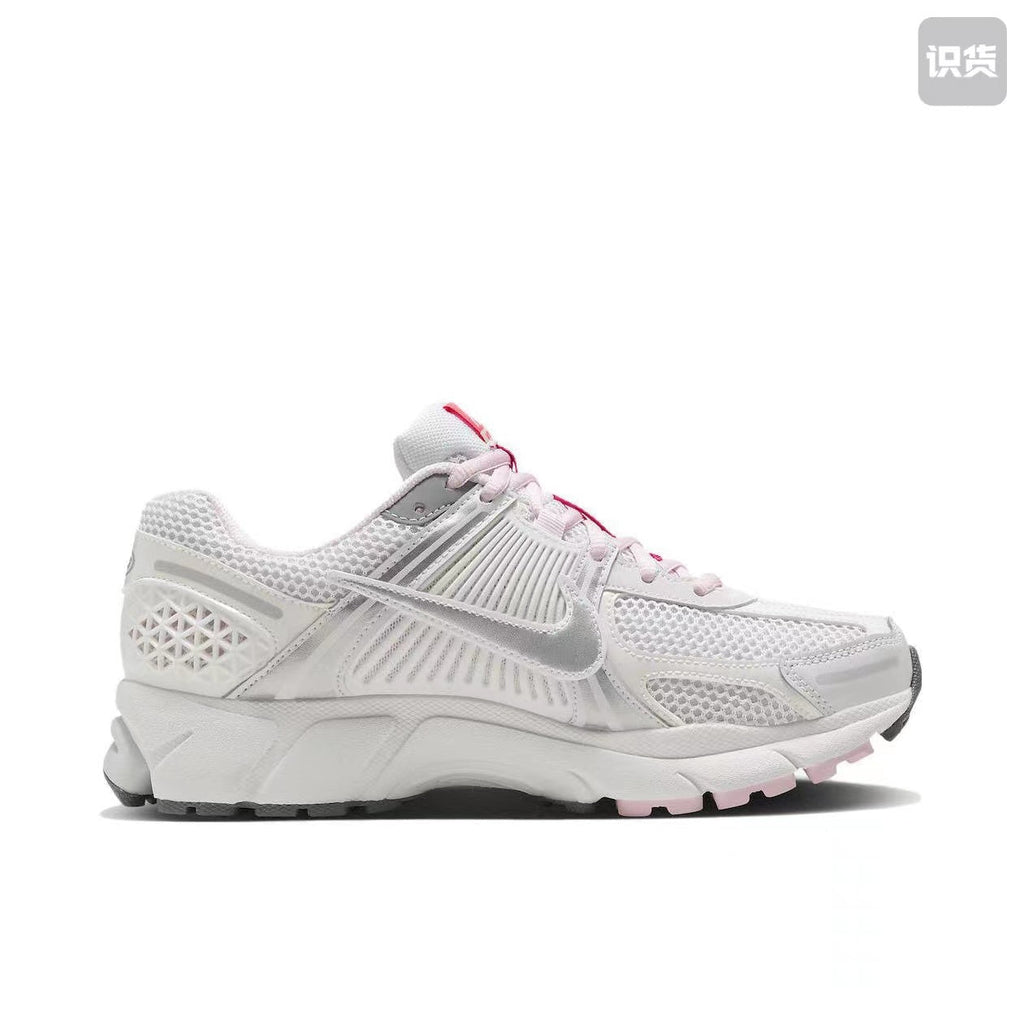 Nike Air Max 720/95-11 Sneakers in White Grey Pink - product image from the listing.