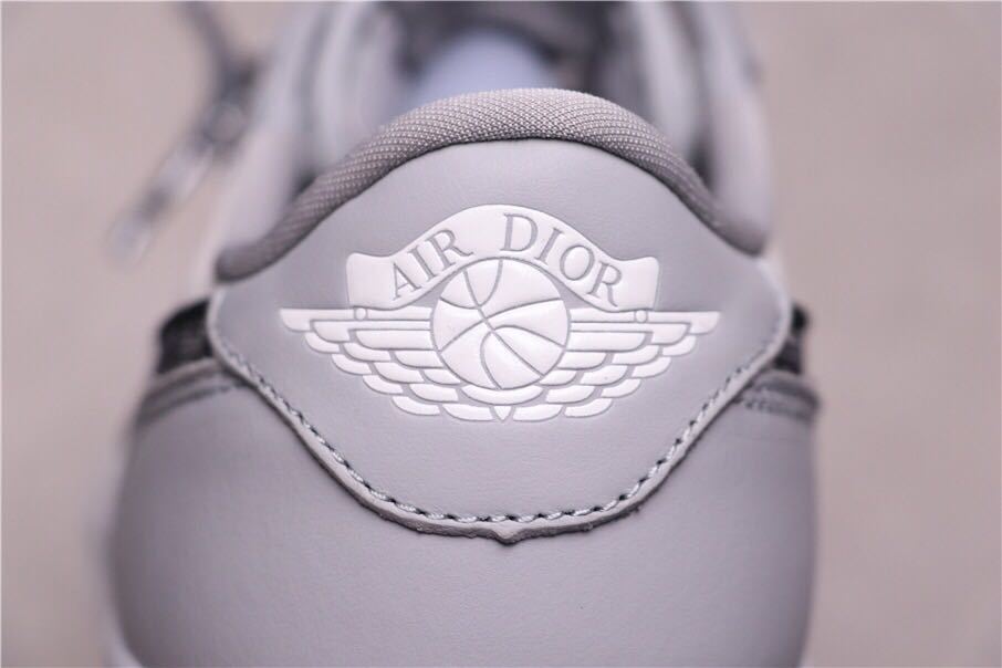 Jordan Dior x Air Jordan 1 Low in Grey White Black CN8608-002 - product image from the listing.