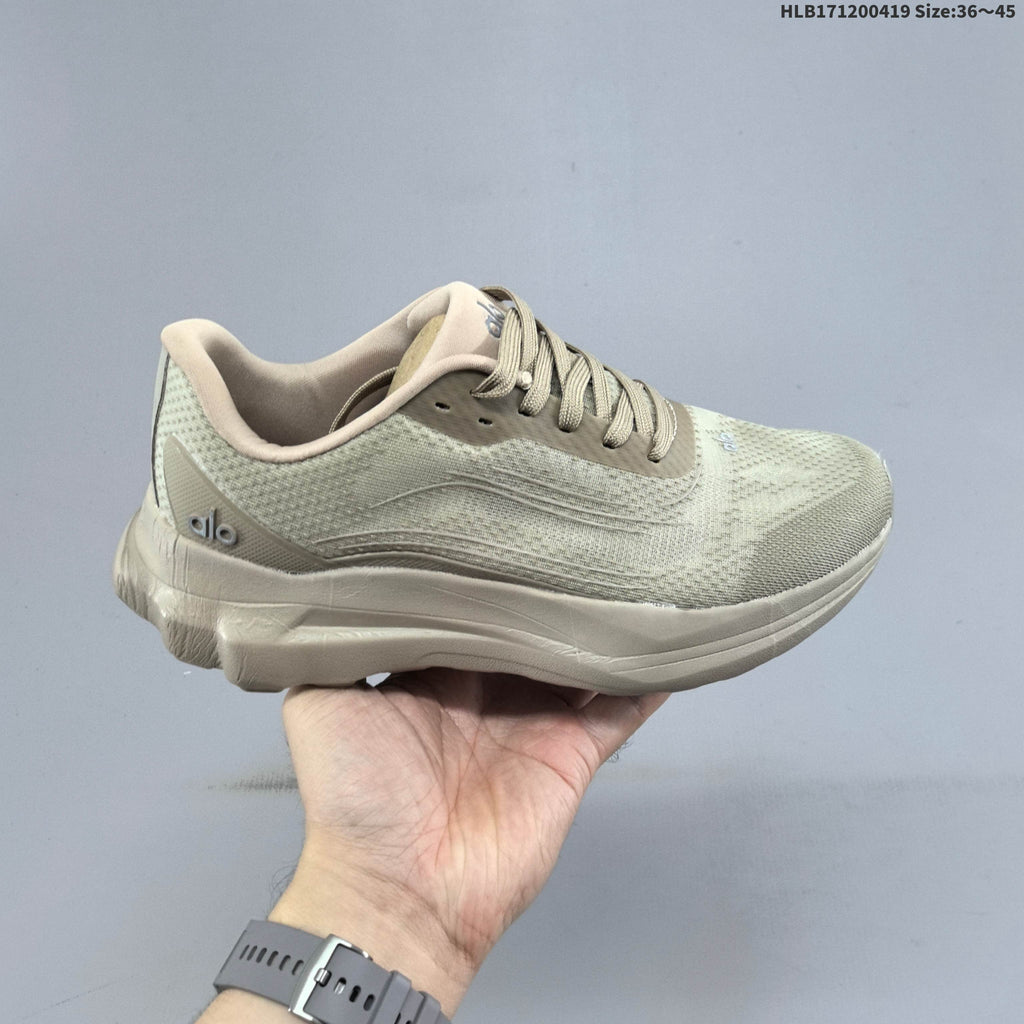 Alo Yoga Alo Runner Low-Top Sneakers for Running - product image from the listing.