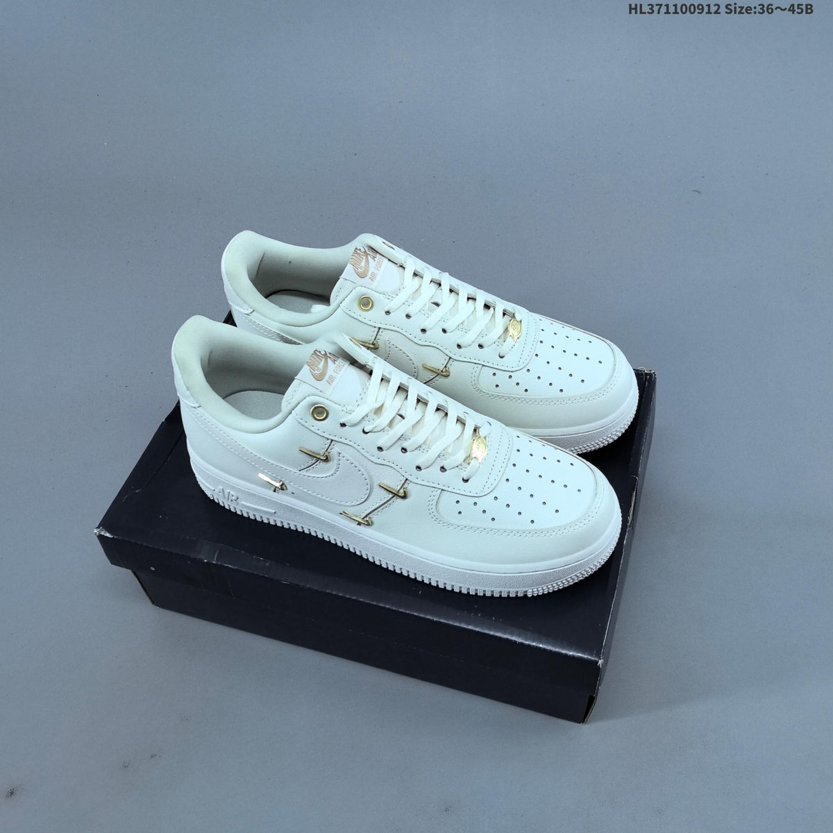 Nike Air Force 1 '07 Low-Cut Sneakers - product image from the listing.