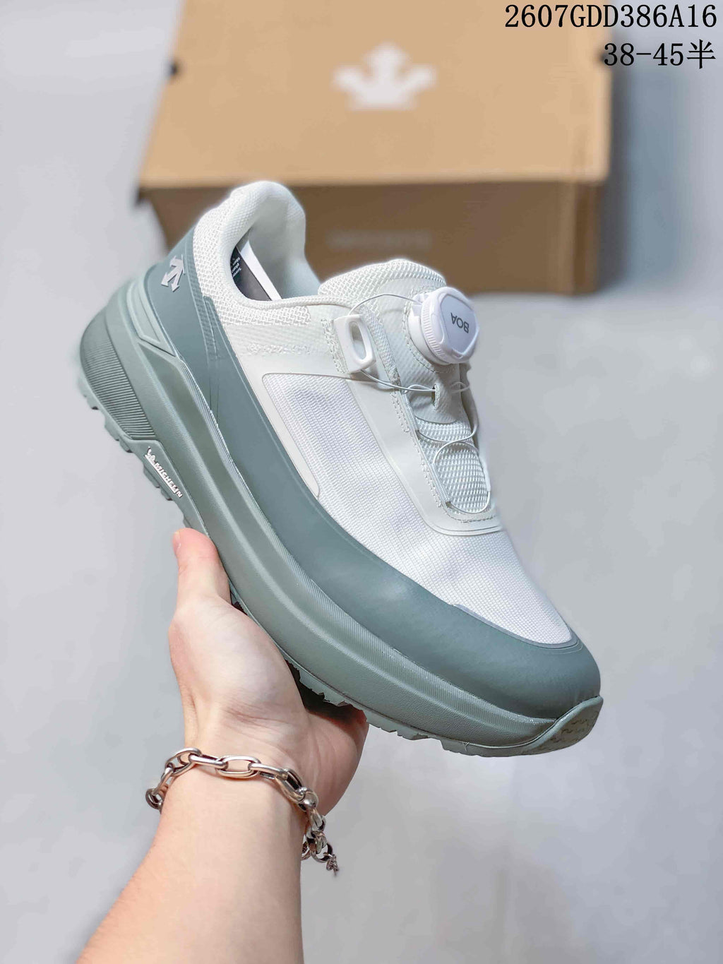 DESCENTE Dualis PRIME WIRE 2.0 Low-Cut Sneakers - product image from the listing.