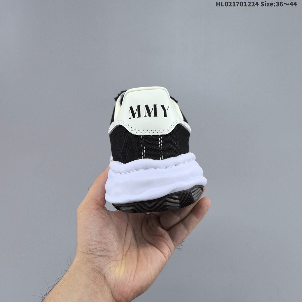 Maison MIHARA YASUHIRO Blakey Low Sneakers in Black White - product image from the listing.