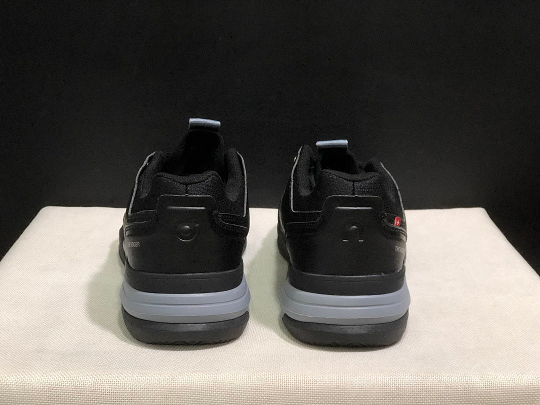 On The Roger Clubhouse Pro Sneakers in Black - product image from the listing.