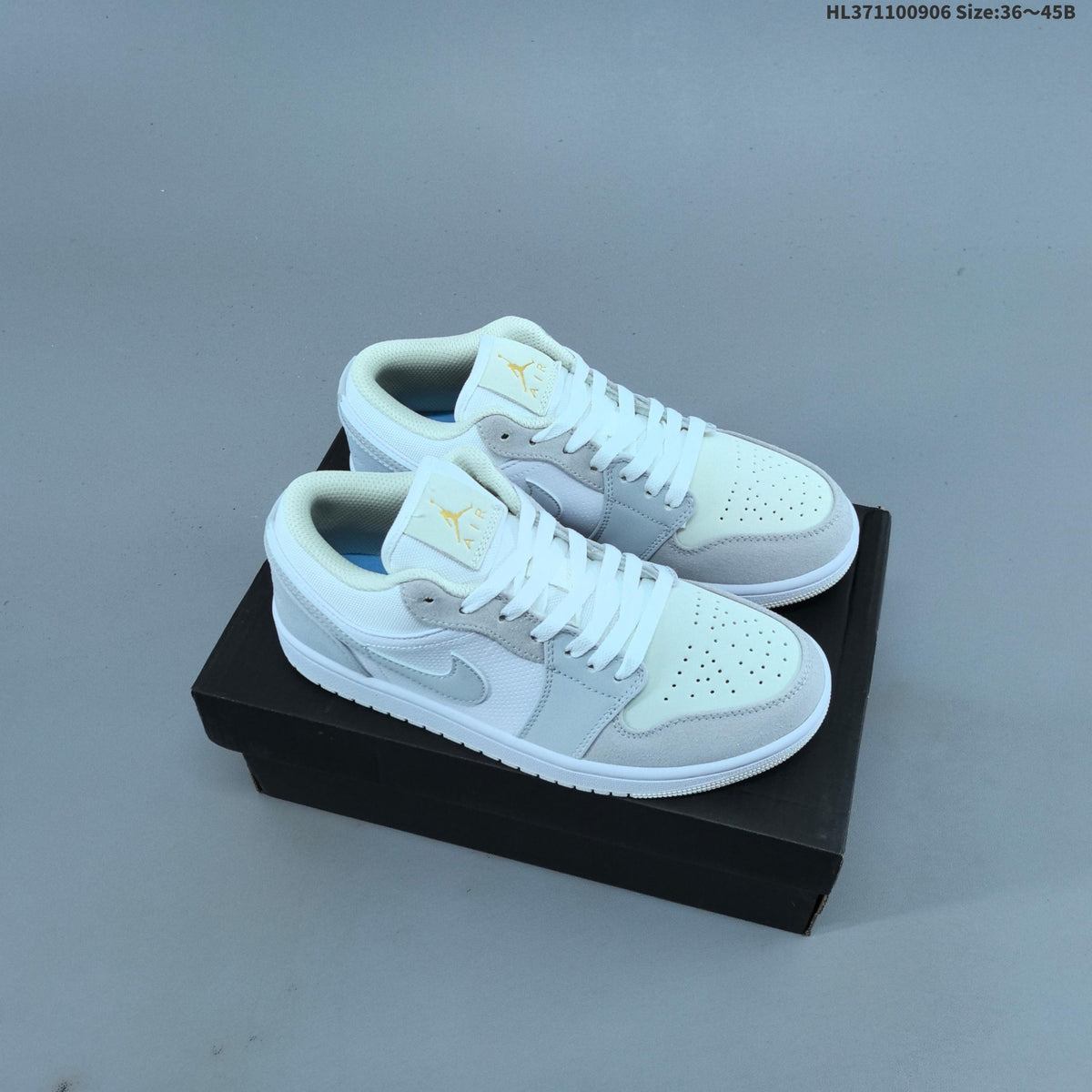 Sneakers, White and Color-Accent Styles - Nike Air Jordan 1 Low - product image from the listing.